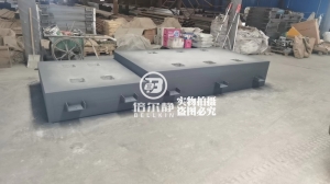 發(fā)往蘭州的重達(dá)10噸的減振臺(tái)座準(zhǔn)備就緒。